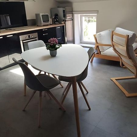 Petite Maison Type Loft En Plein Bourg D'アンバザック エクステリア 写真