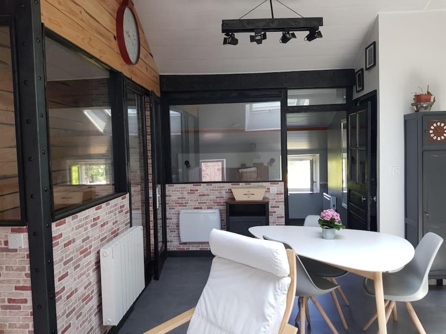Petite Maison Type Loft En Plein Bourg D'アンバザック エクステリア 写真