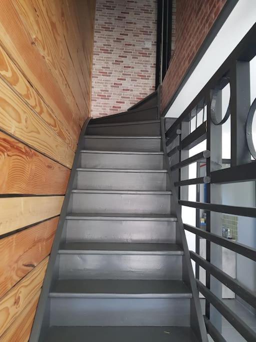 Petite Maison Type Loft En Plein Bourg D'アンバザック エクステリア 写真